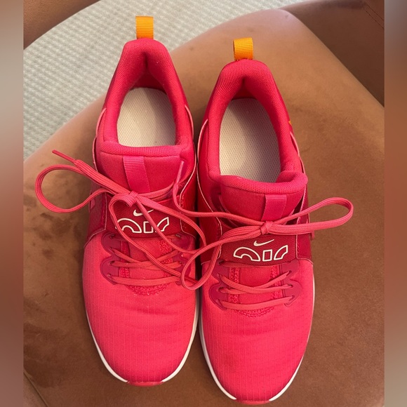 Hot pink Nike Max - Picture 2 of 4